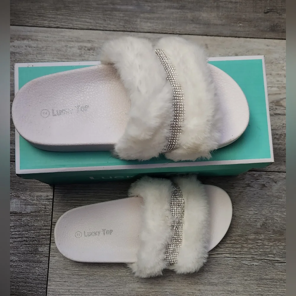 Lucky Top Girls Faux Fur Rhinestone Mosssy Slides- White